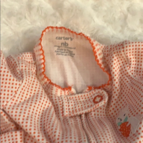 Bundle of 3 Pairs of Carter’s footed pajamas - Picture 4 of 5